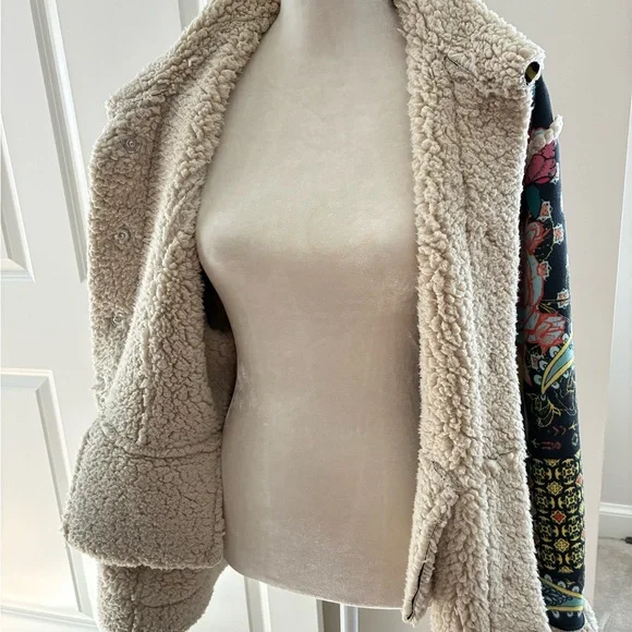 Johnny Was Biya Multicolor Floral Patchwork Jacket with Cream Shearling Lining - Picture 5 of 8